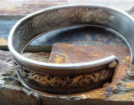 Armband van Tibetaans zilver met mantra en draakmotief - 2