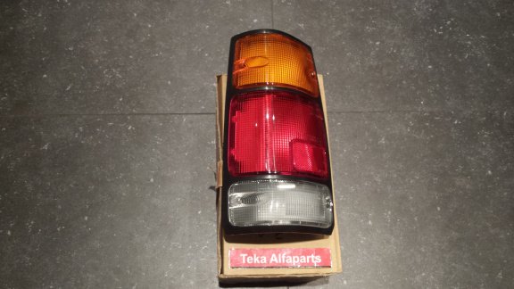 Isuzu Rodeo / Honda Passport Achterlicht Nipparts J6309002 Links NOS - 0