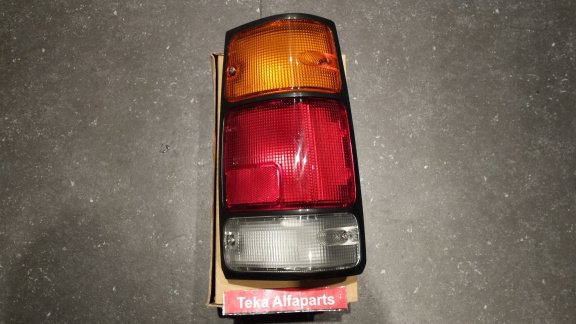 Isuzu Rodeo / Honda Passport Achterlicht Nipparts J6319006 Rechts NOS - 1