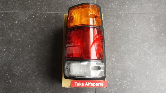 Isuzu Rodeo / Honda Passport Achterlicht Nipparts J6319002 Rechts NOS - 0