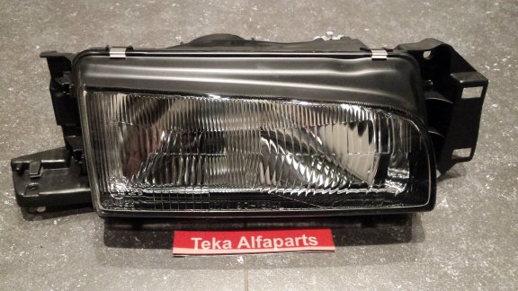 Mazda 323 BG Series 2 (91→) Koplamp TYC 20-1614L Rechts NOS - 0