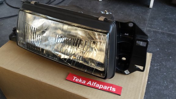 Mazda 323 BG Series 1 (89-91) Koplamp TYC 20-1612L Rechts NOS - 3