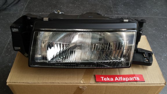 Mazda 323 BG Series 1 (89-91) Koplamp TYC 20-1613L Links NOS - 0