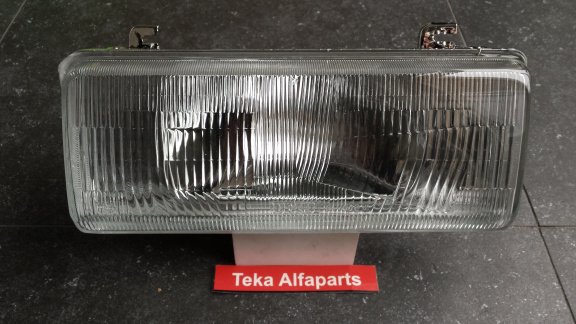 Mazda 626 Capella GC (83-86) H4 Koplamp Denji 7049 Links NOS - 0