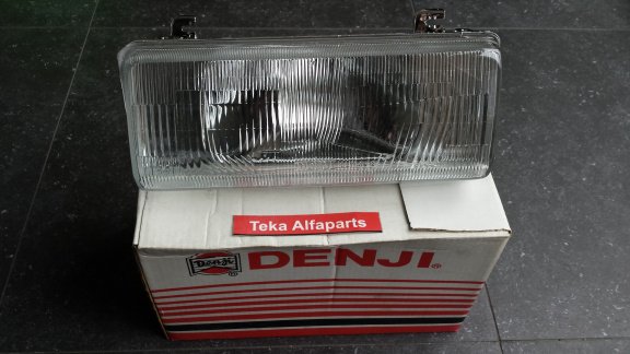 Mazda 626 Capella GC (83-86) H4 Koplamp Denji 7049 Links NOS - 1