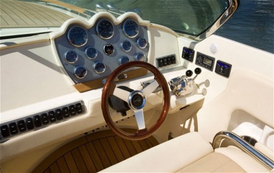 Chris Craft 30 Corsair - 3