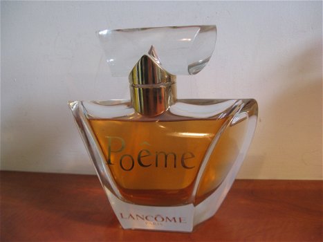 Prachtig frans glazen parfumfles Poême Lancome... Grote (21 cm hoog) Display fles! - 2