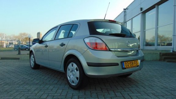 Opel Astra - 5drs 1.9 CDTI BUSINESS Airco, Trekhaak, Cruise contr, PDC - 1
