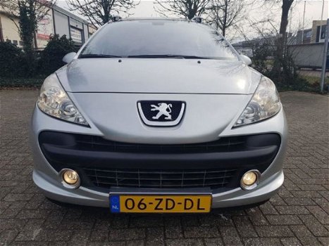 Peugeot 207 - 1.6 16v 120pk Autom. Clima/Cruise/Panorama/Trekh - 1