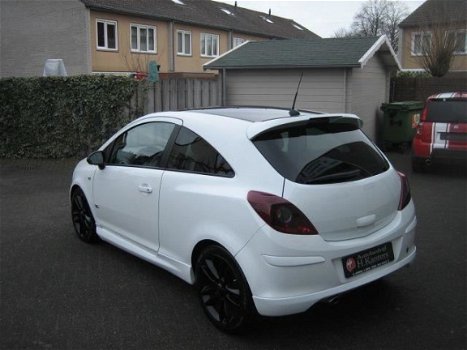 Opel Corsa - 1.4 color edition opc line - 1