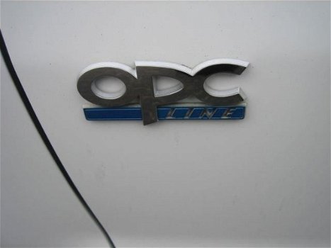 Opel Corsa - 1.4 color edition opc line - 1