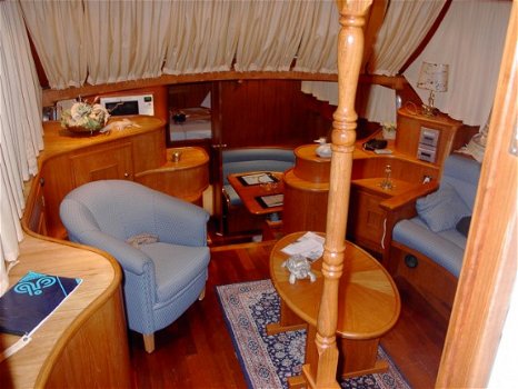 Blauwe Handtrawler Royal Class - 4