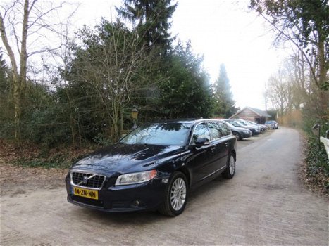 Volvo V70 - 2.4 D5 Summum 185 pk, Automaat, Schuifdak, Leer, Navi, trekhaak enz. - 1