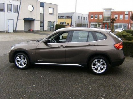 BMW X1 - 2.0d sDrive EfficientDynamics Sport-Edition Leder Panodak 1e Eigenaar - 1