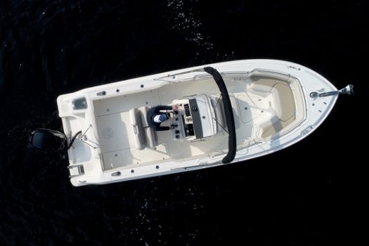 Boston Whaler 230 Outrage - 4