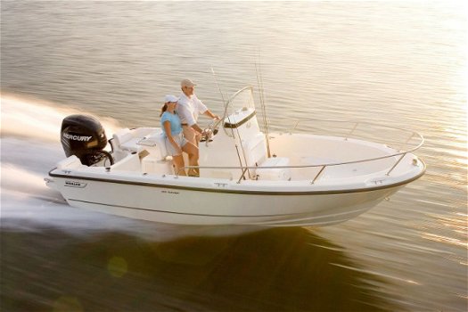 Boston Whaler 190 Outrage - 1