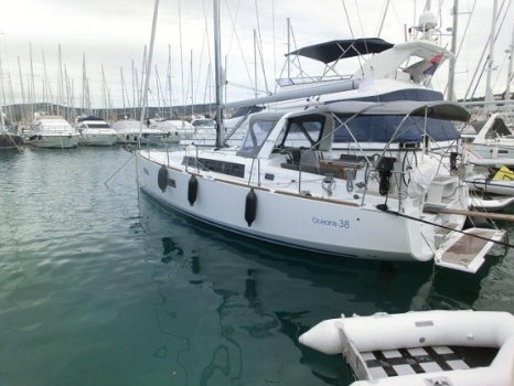 Beneteau Oceanis 38 - 1