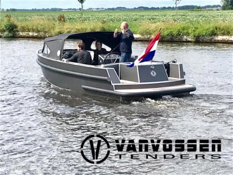 Van Vossen 700 tender - 2