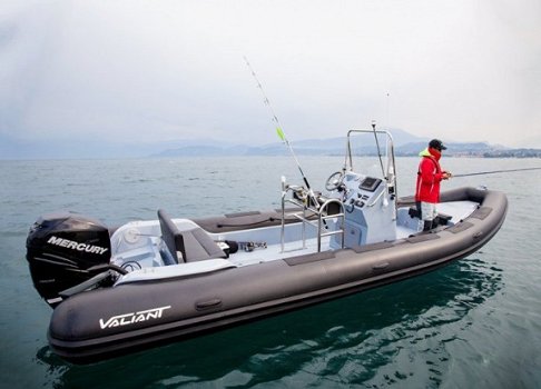 Valiant 760 Sport Fishing - 1