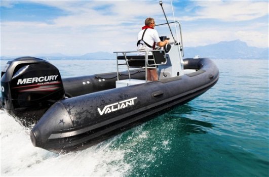 Valiant 550 Sport Fishing - 1