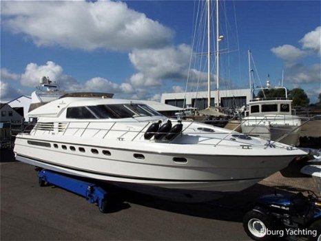 Fairline 65 Squadron Mid cabin - 1