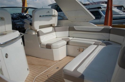 Monterey 335 Sport Yacht - 2