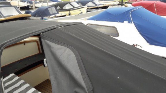 MOTORBOOT MET ACHTERKAP met Easy-Cabrio Systeem - 8