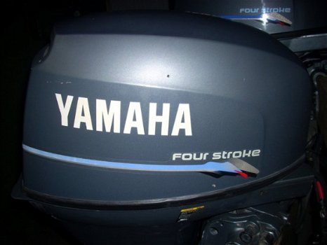 Yamaha F25 - 1