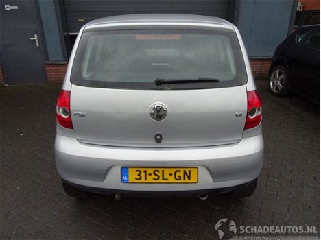 Volkswagen Fox - 1.4 55KW 3DRS TRENDLINE - 1