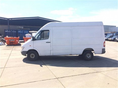 Mercedes-Benz Sprinter - 312D 310D 308D - 1