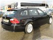 BMW 3-serie - 318i BUSINESS LINE NAVI/TREKHAAK KEURIGE STAAT - 1 - Thumbnail