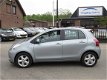 Toyota Yaris - 1.4 D-4D LUNA 5DRS LEDER/ECC/AIRCO/NAVIGATIE dealer onderhouden - 1 - Thumbnail