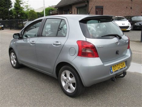 Toyota Yaris - 1.4 D-4D LUNA 5DRS LEDER/ECC/AIRCO/NAVIGATIE dealer onderhouden - 1