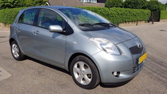 Toyota Yaris - 1.4 D-4D LUNA 5DRS LEDER/ECC/AIRCO/NAVIGATIE dealer onderhouden - 1