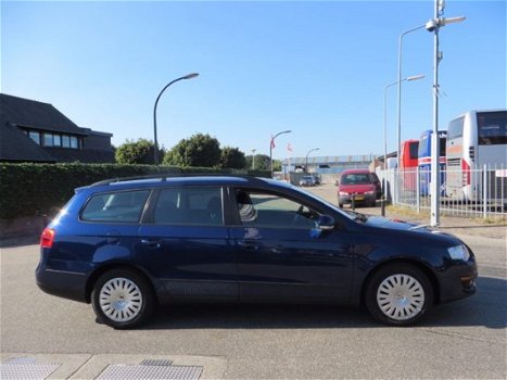 Volkswagen Passat - 1.6 FSI TRENDLINE PERFECTE STAAT dealer onderhouden - 1