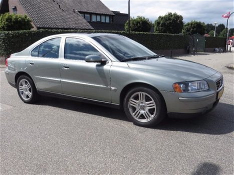 Volvo S60 - 2.4 D5 MOMENTUM 185 PK PERFECTE STAAT SCHUIFKANTELDAK/NAVI - 1