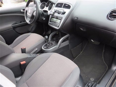 Seat Altea XL - 1.6 TDI Eco Style KEURIGE STAAT DEALER ONDERHOUDEN - 1