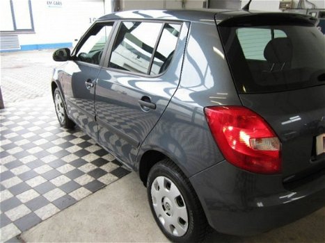 Skoda Fabia - 1.2-12v Airco Grijs 2009 Airco 5DRS Topstaat - 1