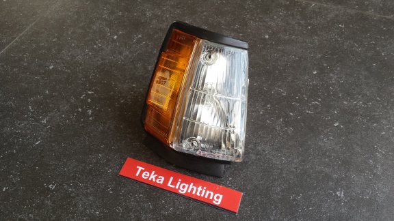 Toyota Corolla AE80 (84-85) Knipperlicht Indicator 01-212-1611 Rechts NOS - 1