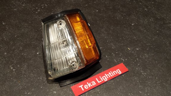 Toyota Corolla AE80 (84-85) Knipperlicht Indicator 01-212-1611 Links NOS - 1