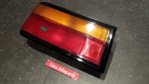 Mitsubishi Lancer Achterlicht Stanley 043-7146L Zwarte Rand Links NOS - 3