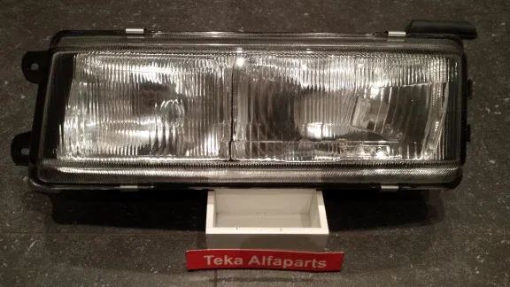 Mitsubishi Lancer (88-92) Koplamp 214-1112L Links NOS - nr. 1