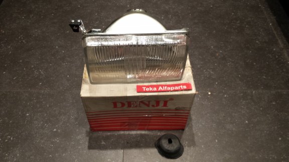 Mitsubishi Lancer (80-83) koplamp Denji DL7044 Links NOS - Afbeelding 2