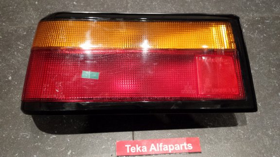 Mitsubishi Lancer Achterlicht Stanley 043-7146L Links Zwarte Rand NOS - 0