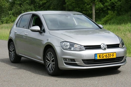 Volkswagen Golf - 1.6 TDI BlueMotion Allstar | Climatronic | Navigatie | Stoelverwarming | Bj.2016 - 1