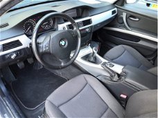 BMW 3-serie - 318i M-DESIGN