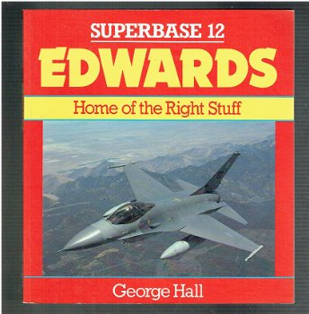 Superbase 12: Edwards by George Hall (vliegtuigen) - 1