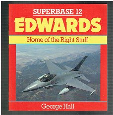Superbase 12: Edwards by George Hall (vliegtuigen)