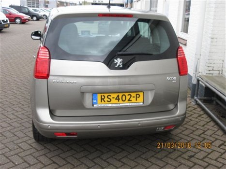 Peugeot 5008 - 1.6 HDIF 2-TRONIC ST - 1