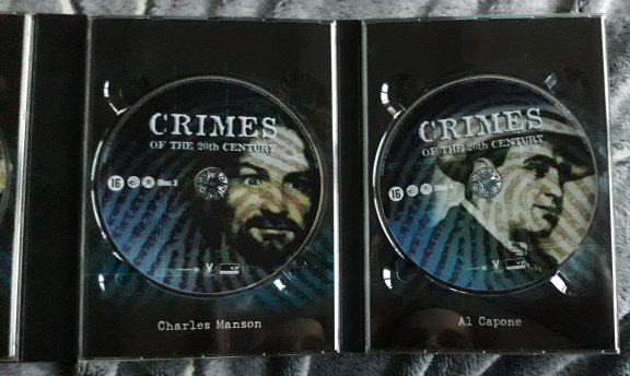 4 DVD box Crimes of the 20th century (seriemoordenaars enz). - 6